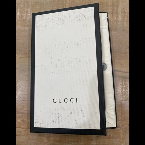 Gucci Blind for Love GG MONOGRAM bumblebee Bee IPhone case cover - Picture 11 of 12